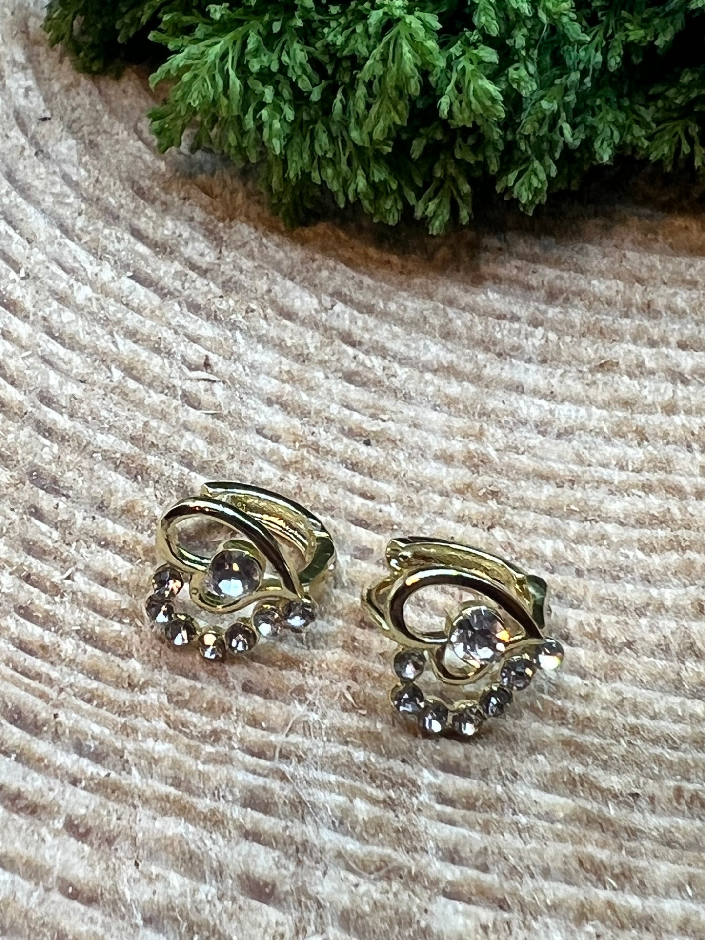 Heart 14K Gold Filled Hoop Earrings/Oro Laminado Arracadas